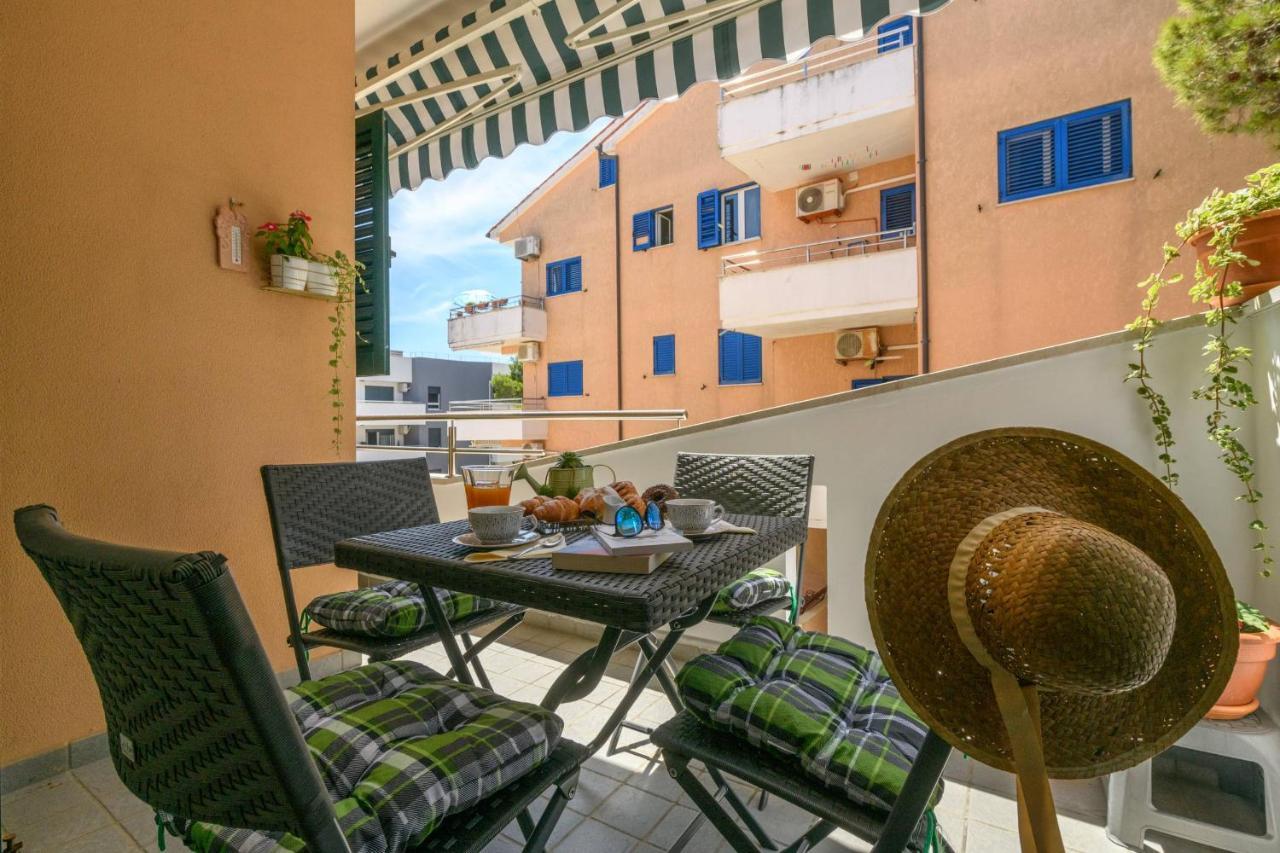 Apartment Sea Premantura Exterior photo