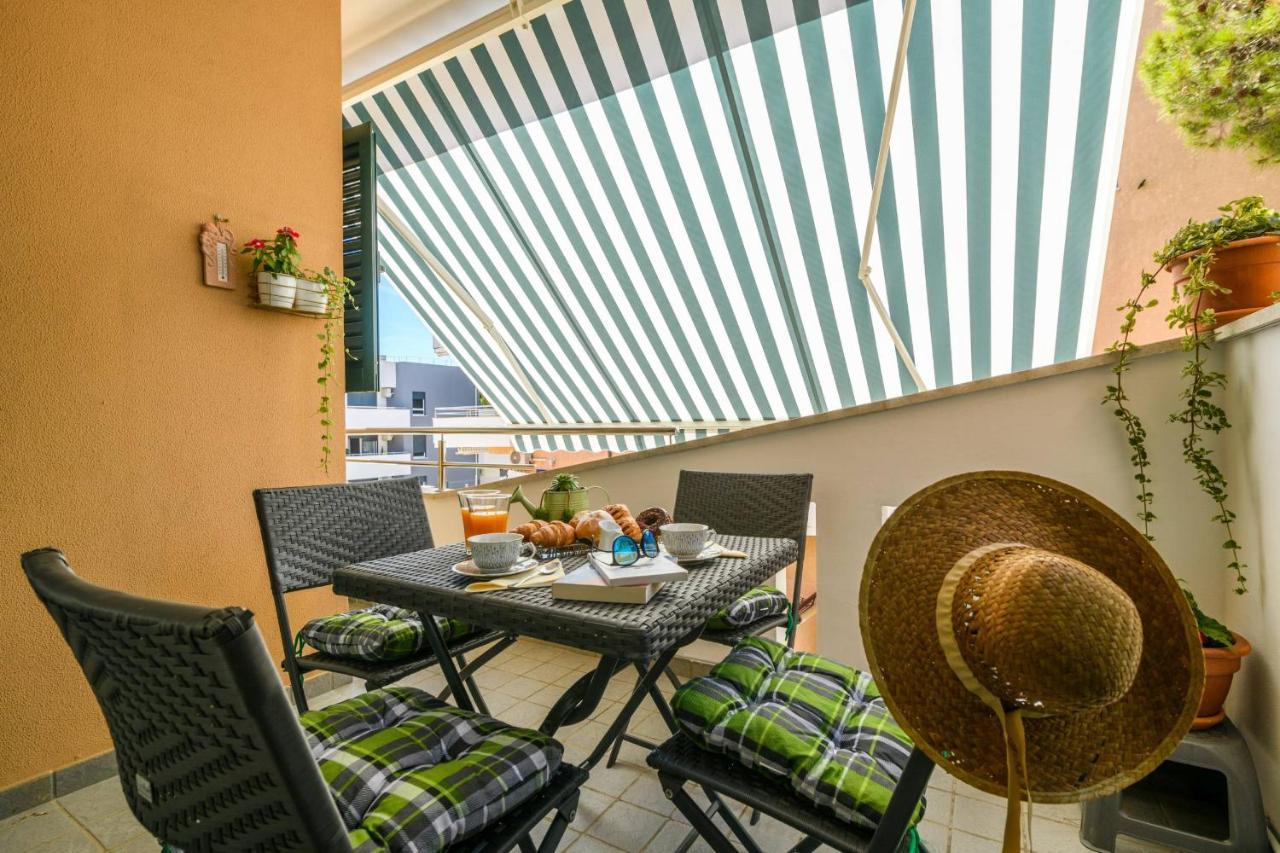 Apartment Sea Premantura Exterior photo