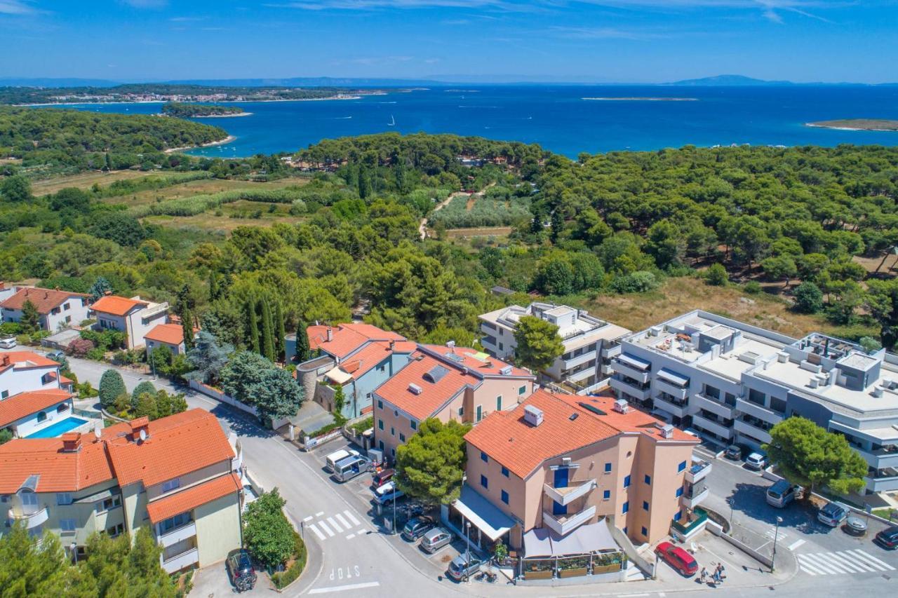 Apartment Sea Premantura Exterior photo